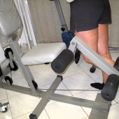 Ασκήσεις αντίστασης άνω άκρων σε πολυμηχάνημα τύπου "ΗΡΑΚΛΗΣ"